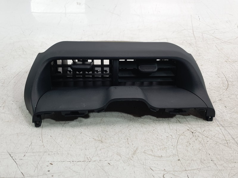 Recambio de aireador central para toyota yaris (_p21_, _pa1_, _ph1_) 1.5 (mxpa11) referencia OEM IAM 55670K0090  