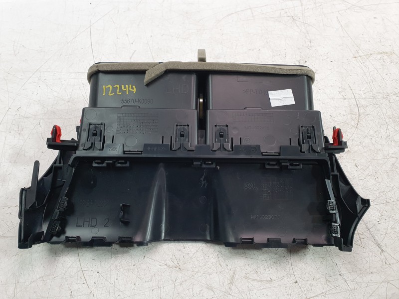 Recambio de aireador central para toyota yaris (_p21_, _pa1_, _ph1_) 1.5 (mxpa11) referencia OEM IAM 55670K0090  