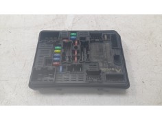 CAJA RELES / FUSIBLES 284B61704R 