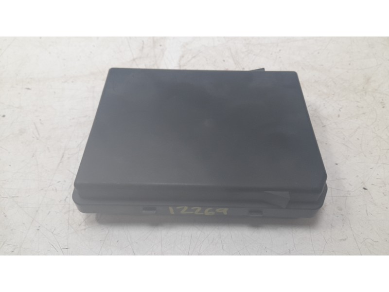 Recambio de caja reles / fusibles para renault clio v (b7_) 1.0 lpg (b7mt) referencia OEM IAM 284B61704R  