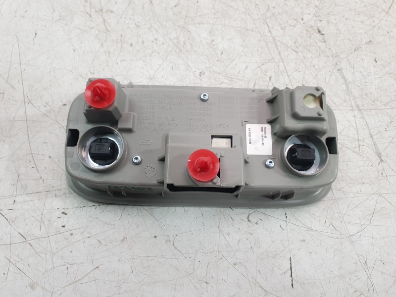 Recambio de luz interior para toyota yaris (_p21_, _pa1_, _ph1_) 1.5 (mxpa11) referencia OEM IAM 812600D260  