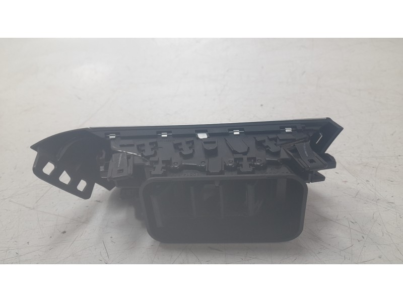 Recambio de rejilla aireadora para renault clio v (b7_) 1.0 lpg (b7mt) referencia OEM IAM 687608207R  
