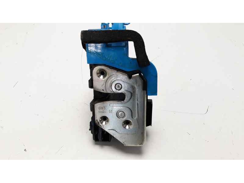 Recambio de cerradura puerta trasera derecha para kia cee´d 1.4 crdi cat referencia OEM IAM 81420A2100  