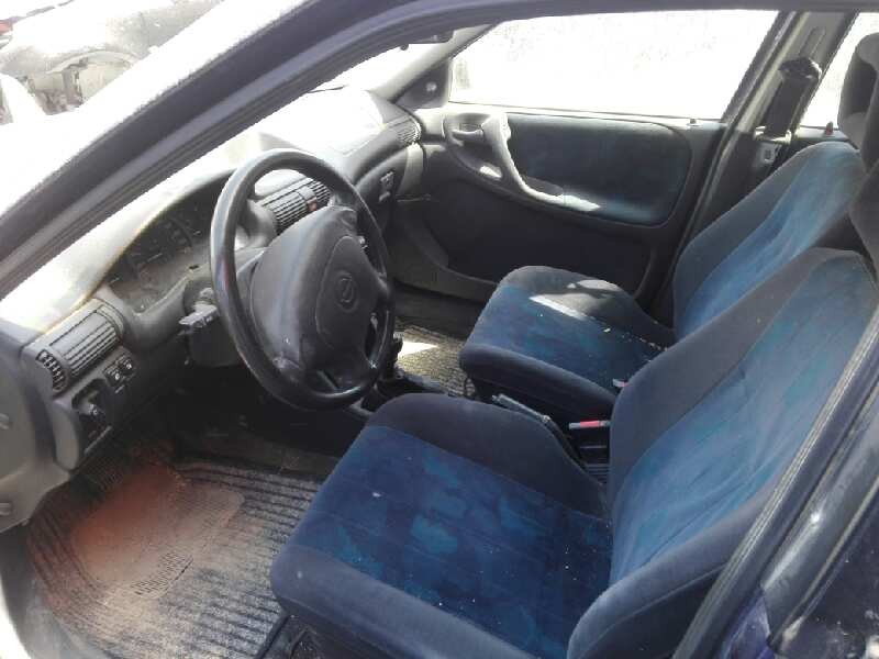 opel astra f berlina del año 1995