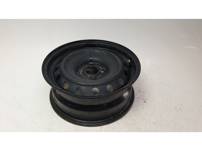 Recambio de llanta para mitsubishi colt referencia OEM IAM 403006864R  