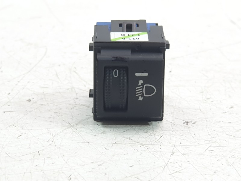 Recambio de mando regulacion faros para toyota yaris (_p21_, _pa1_, _ph1_) 1.5 (mxpa11) referencia OEM IAM 6950U34B 841520D290. 