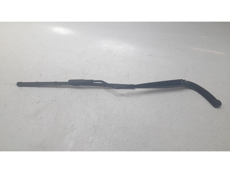 Recambio de brazo limpia delantero derecho para ford mustang mach 1 referencia OEM IAM 5277058  