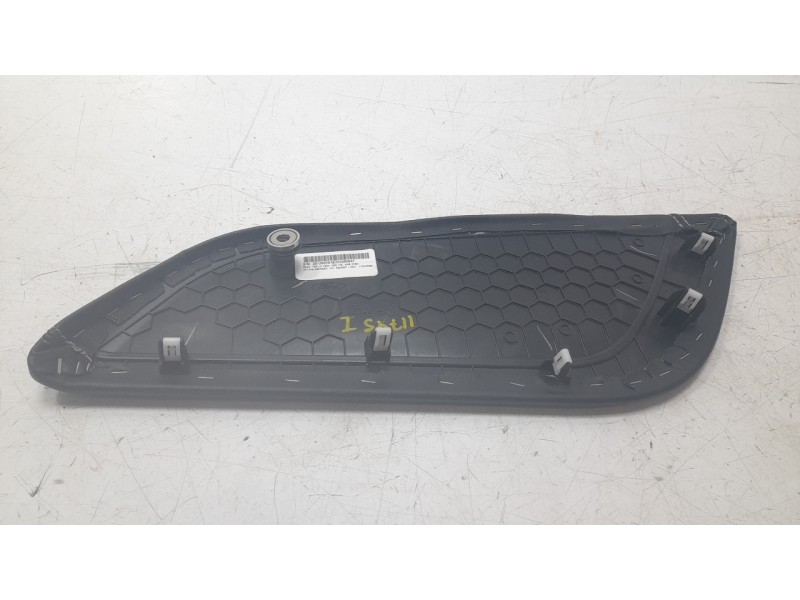 Recambio de moldura para ford mustang mach 1 referencia OEM IAM 63044E07  