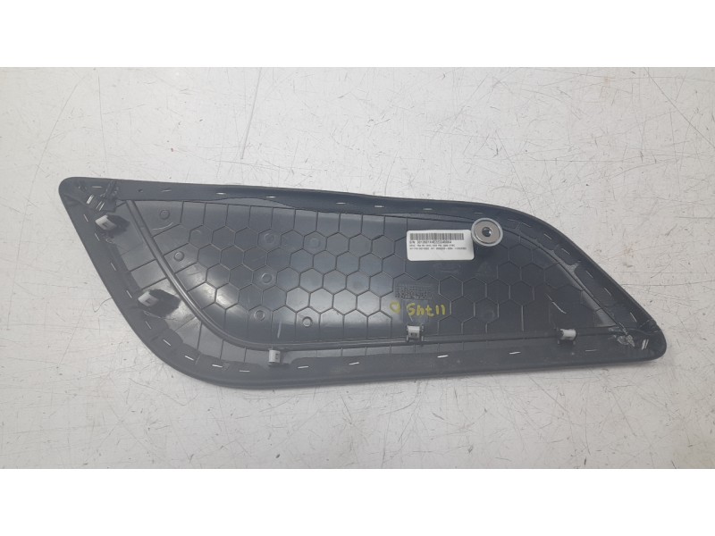 Recambio de moldura para ford mustang mach 1 referencia OEM IAM 63044E06  
