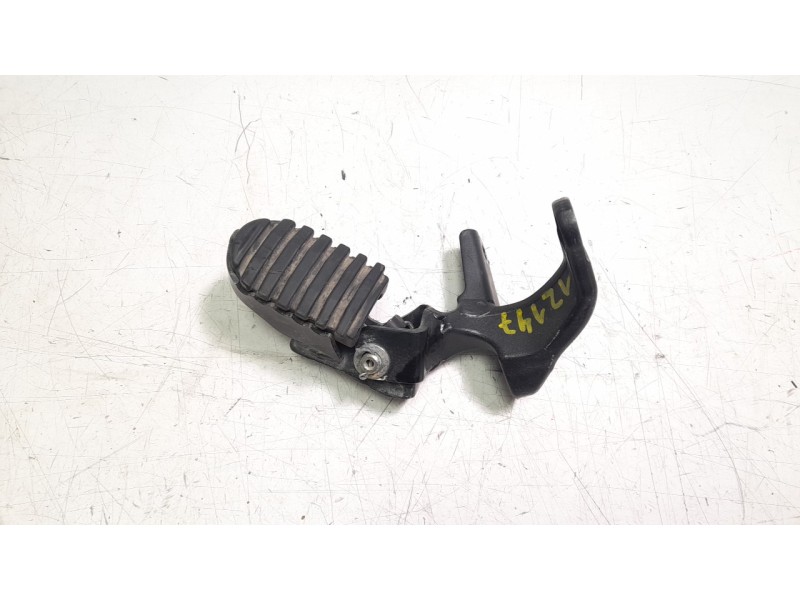 Recambio de estribo lateral para honda crf crf 1100 l africa twin dct referencia OEM IAM 50617MKKD00  