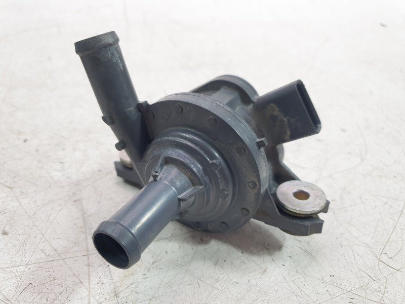Recambio de bomba agua para toyota yaris (_p21_, _pa1_, _ph1_) 1.5 (mxpa11) referencia OEM IAM G904052030 23061618057 / 0810G874