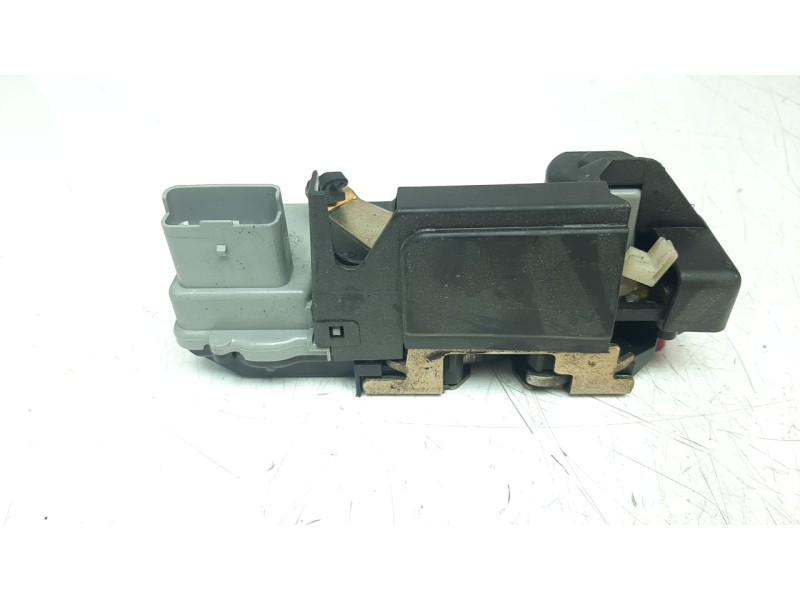 Recambio de cerradura puerta trasera izquierda para citroen c5 berlina 2.0 hdi referencia OEM IAM 913784  
