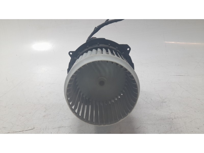 Recambio de ventilador calefaccion para renault clio v (b7_) 1.0 lpg (b7mt) referencia OEM IAM 272104788R  