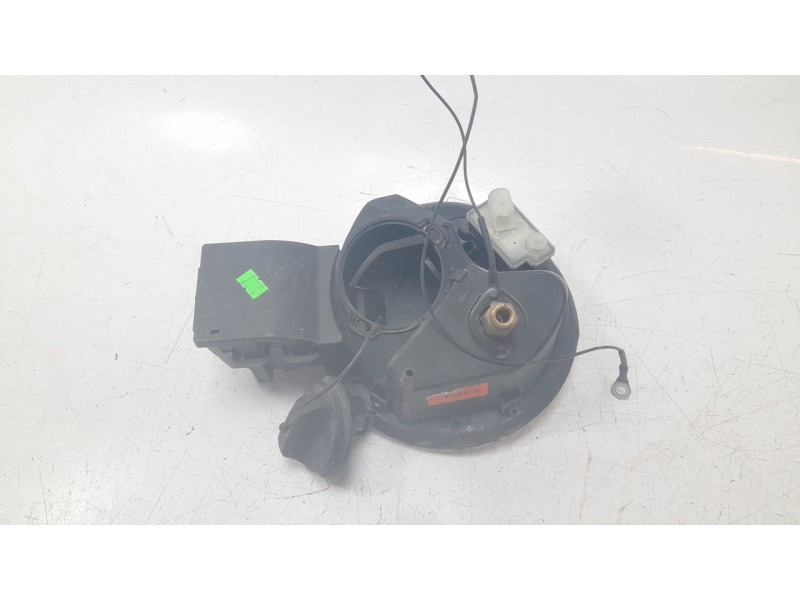 Recambio de tapa exterior combustible para renault clio v (b7_) 1.0 lpg (b7mt) referencia OEM IAM 788309557R  