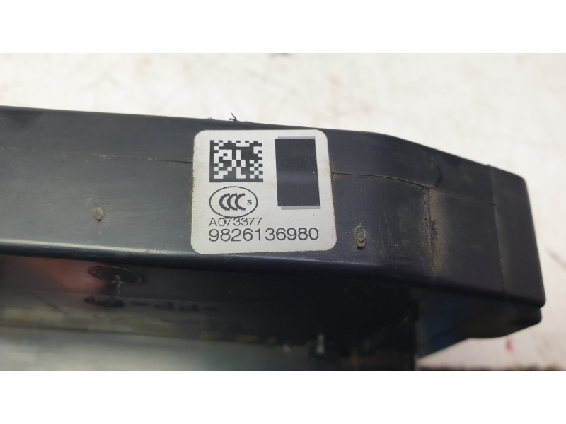 Recambio de cerradura puerta trasera izquierda para citroën c4 picasso ii 1.6 bluehdi 120 referencia OEM IAM 9826136980  