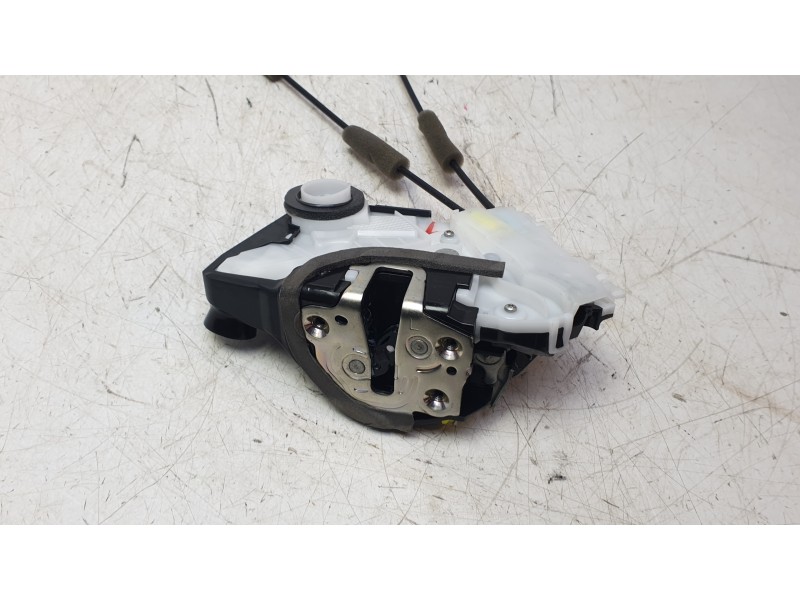 Recambio de cerradura puerta delantera izquierda para toyota yaris cross (mxp_) 1.5 hybrid (mxpj10) referencia OEM IAM 69040K004
