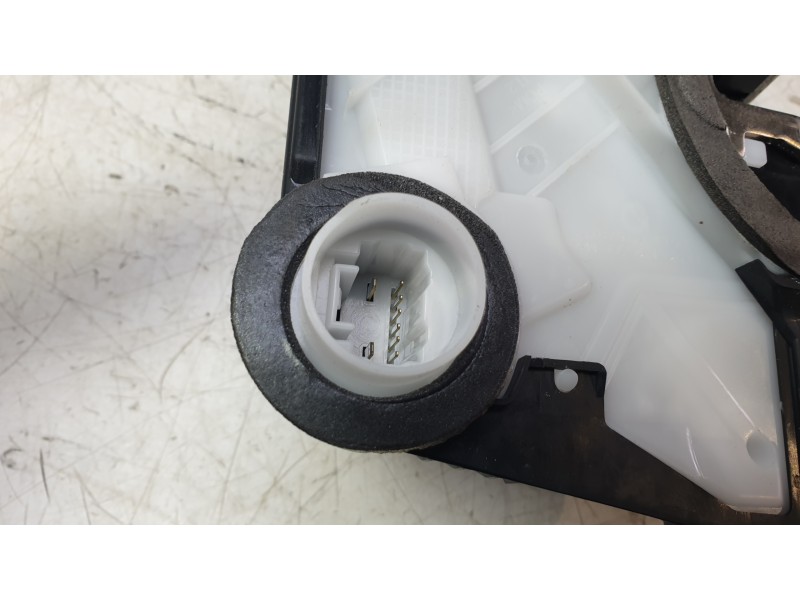 Recambio de cerradura puerta delantera izquierda para toyota yaris cross (mxp_) 1.5 hybrid (mxpj10) referencia OEM IAM 69040K004