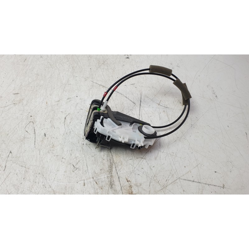Recambio de cerradura puerta trasera izquierda para toyota yaris cross (mxp_) 1.5 hybrid (mxpj10) referencia OEM IAM 69060K0030 