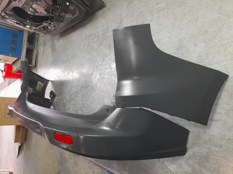 Recambio de paragolpes trasero para ford transit courier b460 furgoneta/monovolumen 1.5 tdci referencia OEM IAM 2465725  