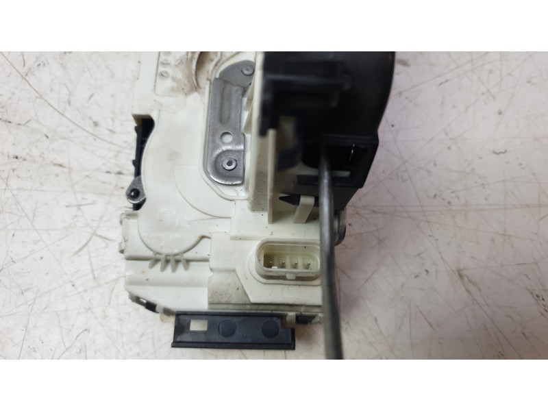 Recambio de cerradura puerta delantera izquierda para mercedes-benz clase cla (w117) cla 200 cdi (117.308) referencia OEM IAM 09