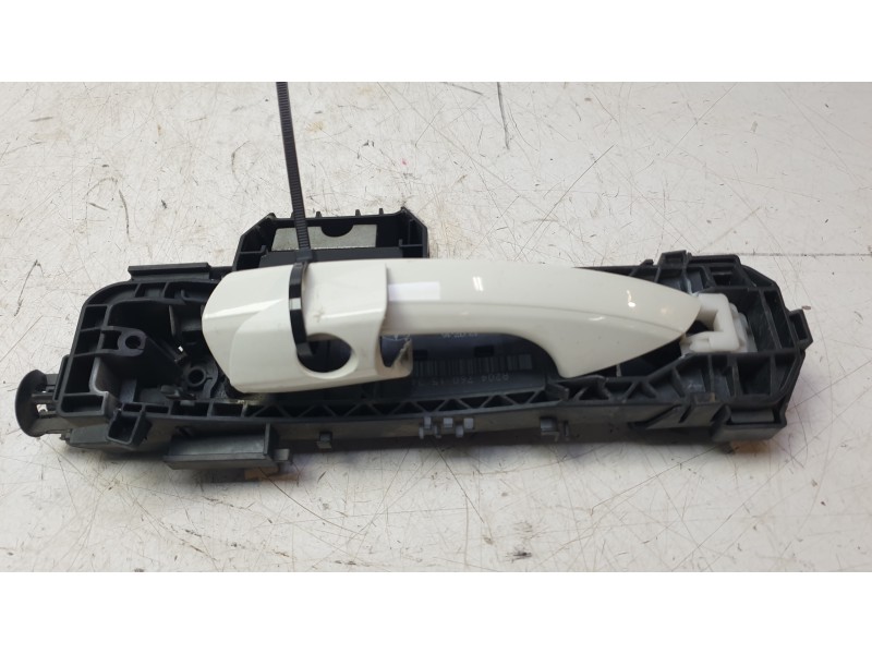Recambio de maneta exterior delantera izquierda para mercedes-benz clase cla (w117) cla 200 cdi (117.308) referencia OEM IAM 204