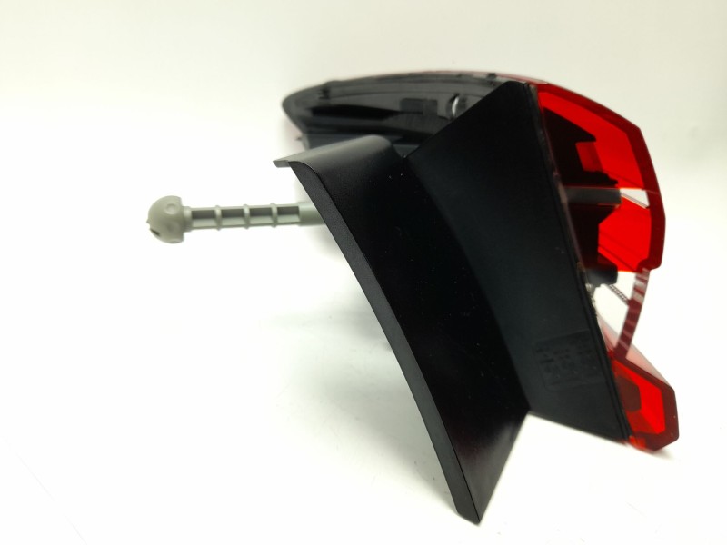 Recambio de piloto trasero derecho para mitsubishi colt referencia OEM IAM 265509761R  103F18140770/RN3324165/16018522/5500502