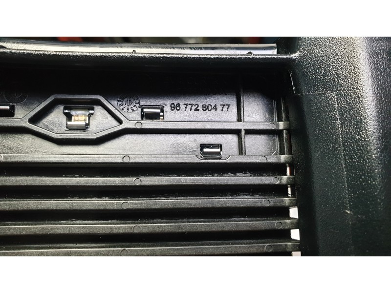 Recambio de guantera para citroën c4 picasso ii 1.6 bluehdi 120 referencia OEM IAM 9677280477  
