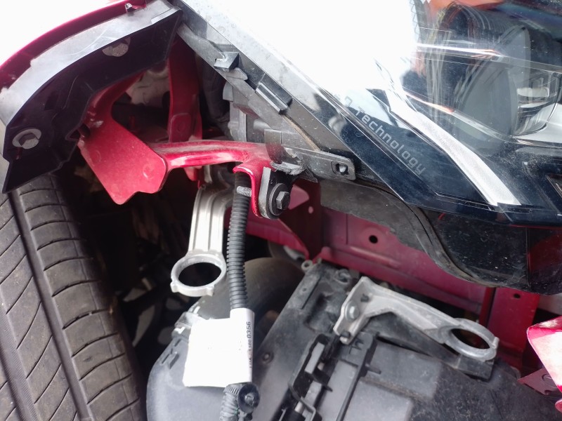 Recambio de faro derecho para peugeot 408 ii (fp_, f3_, fm_) puretech 130 referencia OEM IAM   