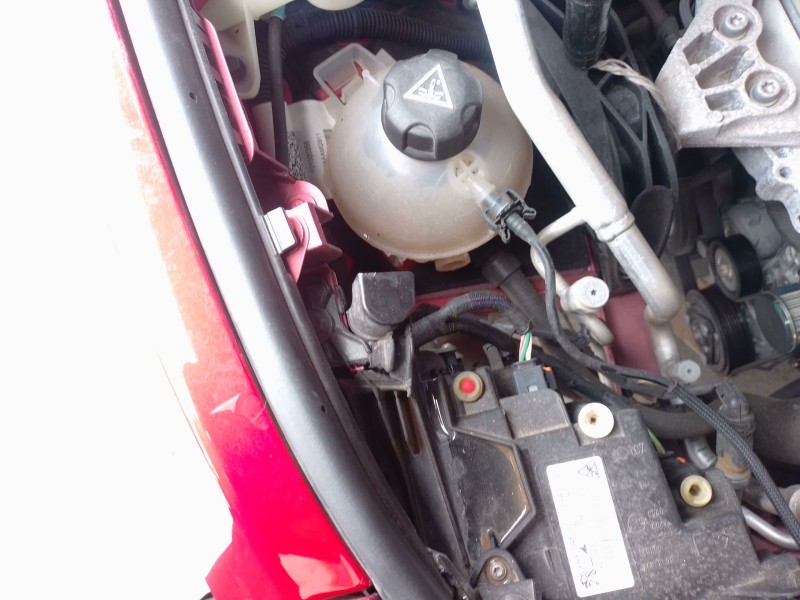 Recambio de faro derecho para peugeot 408 ii (fp_, f3_, fm_) puretech 130 referencia OEM IAM   