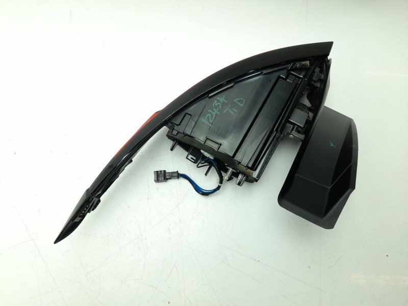 Recambio de piloto trasero derecho para ds ds 3 / ds 3 crossback (ur_, uc_, uj_) 1.5 bluehdi 100 referencia OEM IAM 9820831280  