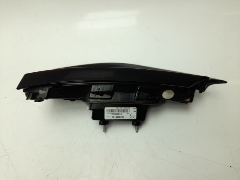 Recambio de piloto trasero derecho interior para ds ds 3 / ds 3 crossback (ur_, uc_, uj_) 1.5 bluehdi 100 referencia OEM IAM 982