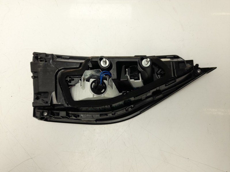 Recambio de piloto trasero derecho interior para ds ds 3 / ds 3 crossback (ur_, uc_, uj_) 1.5 bluehdi 100 referencia OEM IAM 982