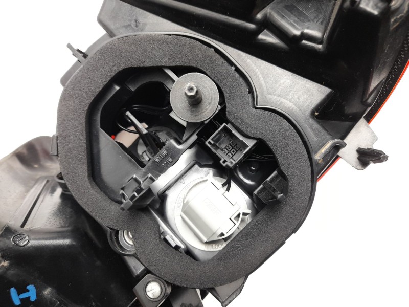 Recambio de piloto trasero izquierdo para opel grandland / grandland x (a18, p1uo) 1.2 (75) referencia OEM IAM YP00098380  104LL