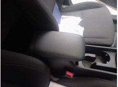 Recambio de apoyabrazos central para hyundai kona maxx 2wd referencia OEM IAM   