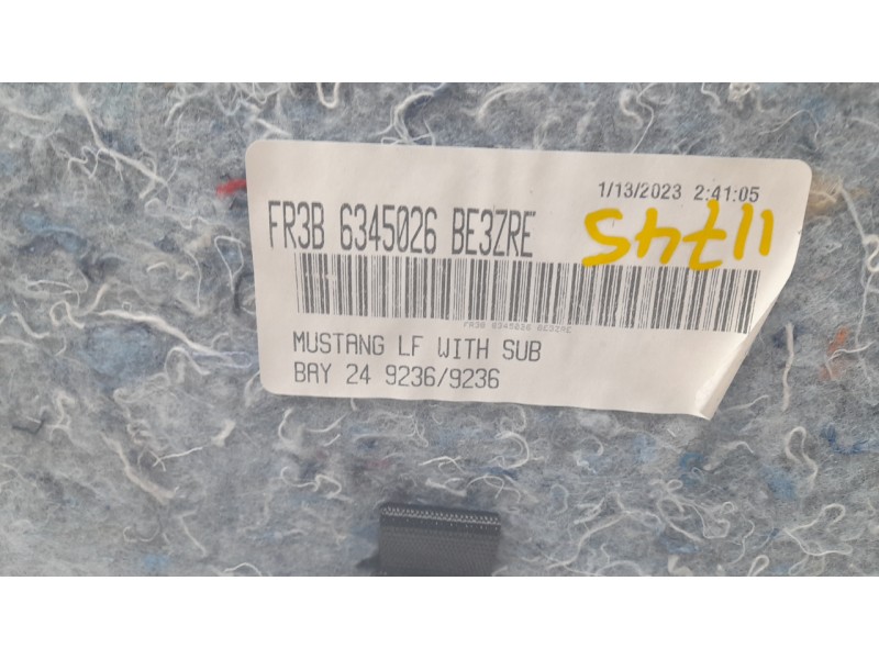 Recambio de bandeja trasera para ford mustang mach 1 referencia OEM IAM FR3B6345026  
