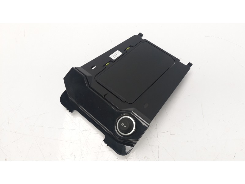 Recambio de moldura para volkswagen t-roc advance referencia OEM IAM 2GA864263  