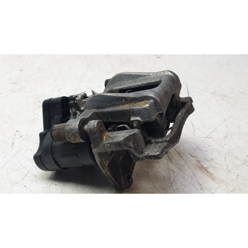 Recambio de pinza de freno trasera derecha para audi a3 sportback (8ya, 8yf) 30 tdi referencia OEM IAM 5R3615406  