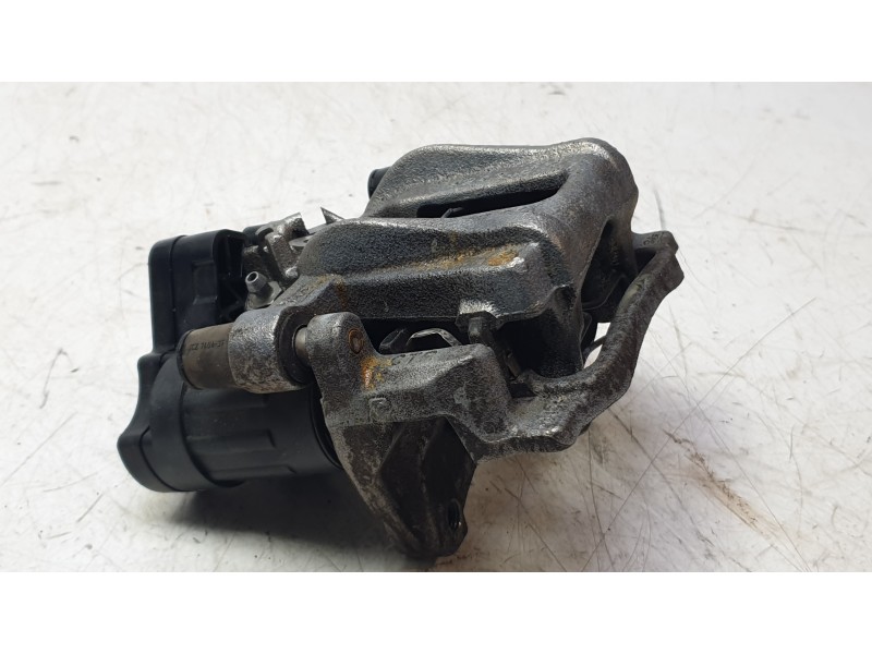 Recambio de pinza de freno trasera derecha para audi a3 sportback (8ya, 8yf) 30 tdi referencia OEM IAM 5R3615406  