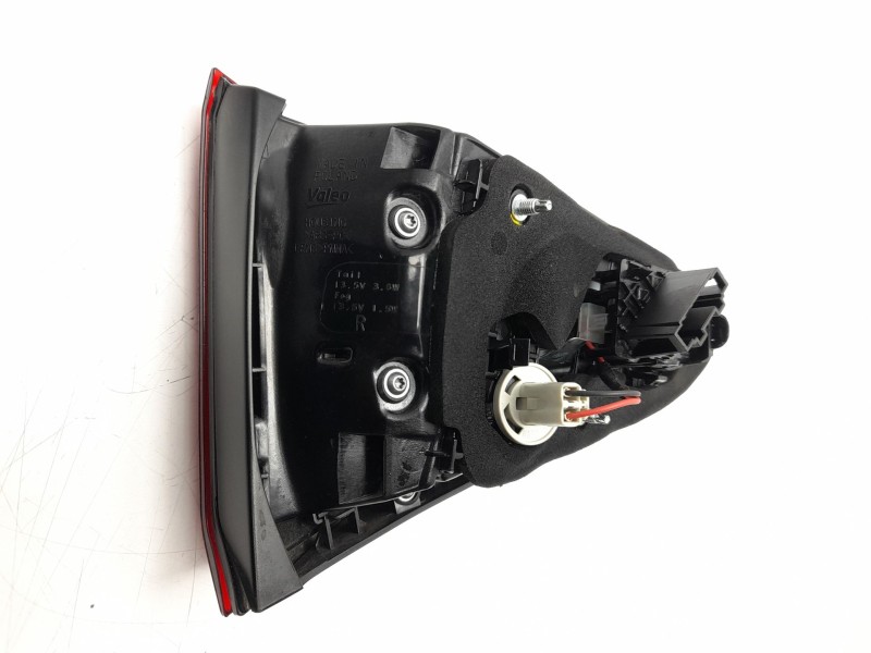 Recambio de piloto trasero derecho interior para seat ateca (kh7, khp) 1.5 tsi referencia OEM IAM 575945308D  