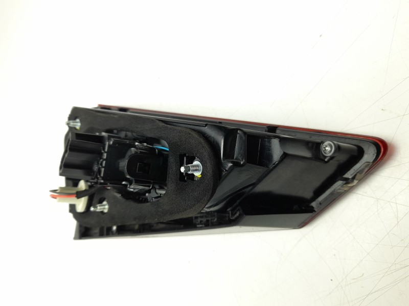 Recambio de piloto trasero derecho interior para seat ateca (kh7, khp) 1.5 tsi referencia OEM IAM 575945308D  