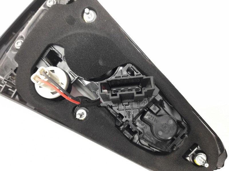 Recambio de piloto trasero derecho interior para seat ateca (kh7, khp) 1.5 tsi referencia OEM IAM 575945308D  