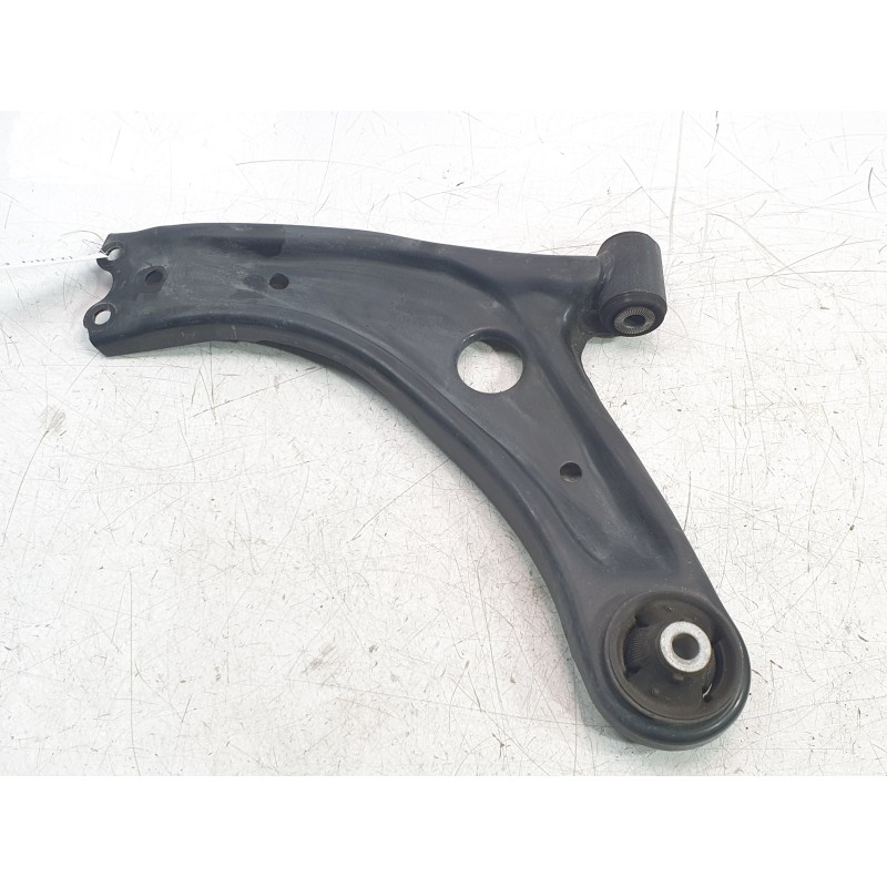 Recambio de brazo suspension inferior delantero izquierdo para toyota yaris (_p21_, _pa1_, _ph1_) 1.5 (mxpa11) referencia OEM IA
