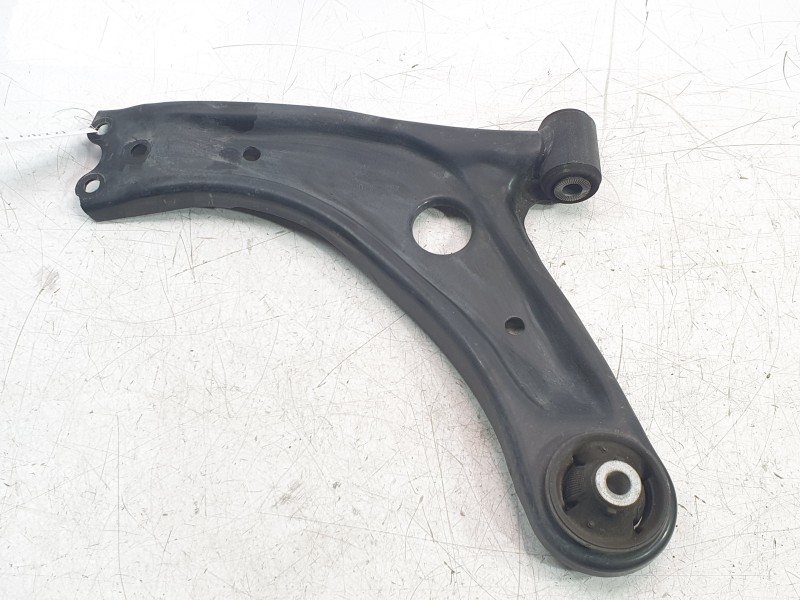 Recambio de brazo suspension inferior delantero izquierdo para toyota yaris (_p21_, _pa1_, _ph1_) 1.5 (mxpa11) referencia OEM IA