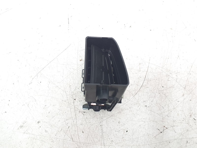 Recambio de aireador central izquierdo para renault megane iv hatchback (b9a/m/n_) 1.5 dci 110 (b9a3) referencia OEM IAM 6875156