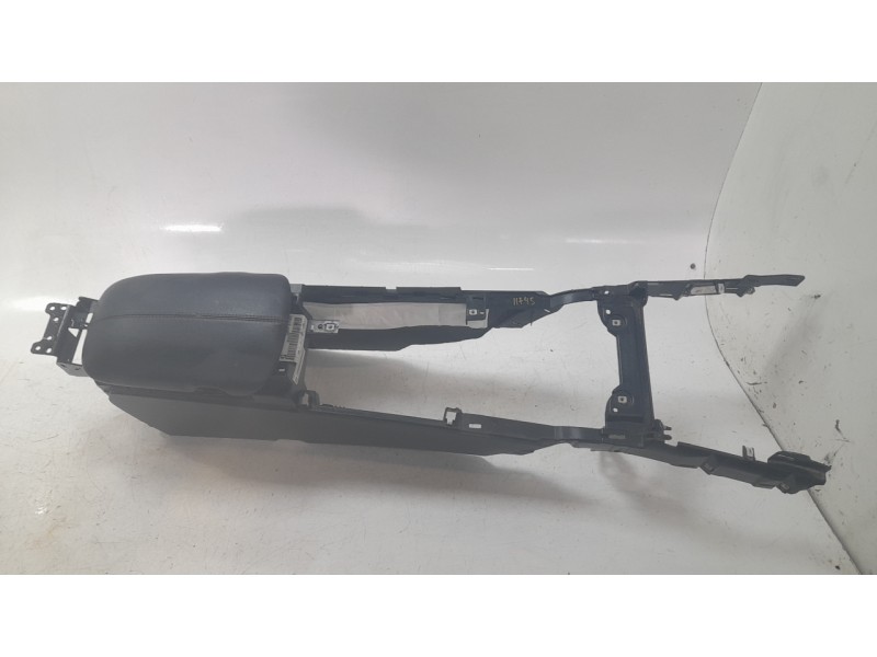 Recambio de apoyabrazos central para ford mustang mach 1 referencia OEM IAM GR3B63045A06CK37MC  