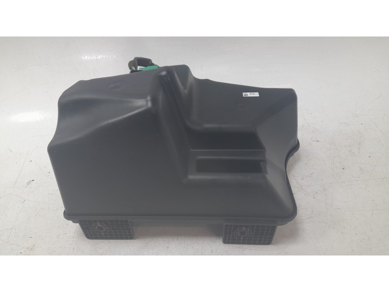 Recambio de subwoofer para ford mustang mach 1 referencia OEM IAM KR3T19A067AF  