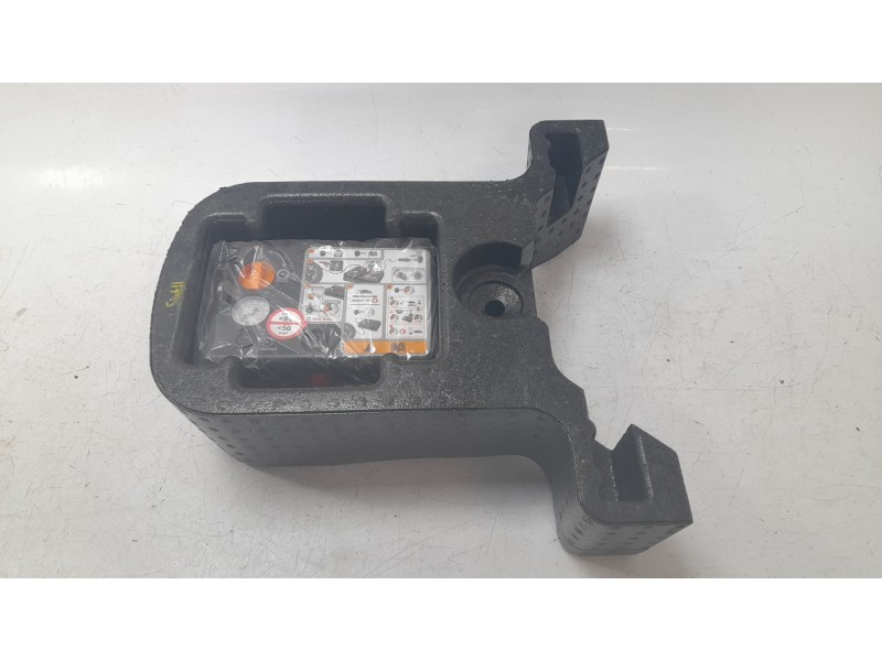 Recambio de herramientas para ford mustang mach 1 referencia OEM IAM FR3B17009BD  