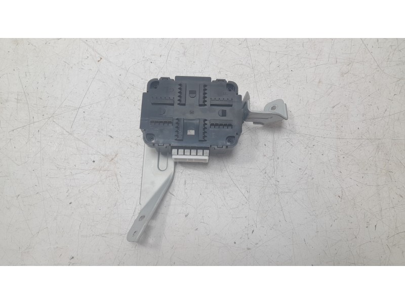 Recambio de modulo electronico para kia sportage drive 4x2 referencia OEM IAM 95300D9AA0  