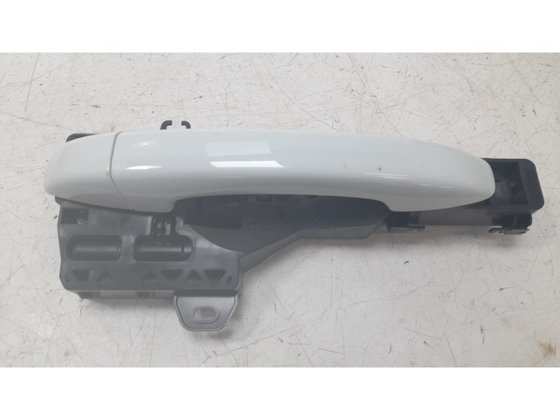 Recambio de maneta exterior delantera derecha para renault clio v (b7_) tce 90 (b7mt) referencia OEM IAM 806068654R  
