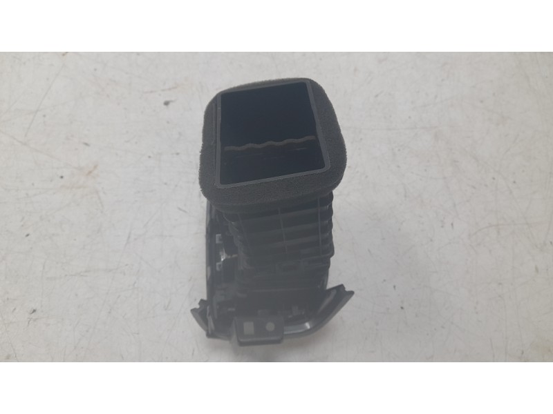 Recambio de rejilla aireadora para kia sportage drive 4x2 referencia OEM IAM 97480F1AA0  